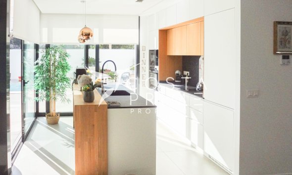 Resale - Villa  - Finestrat