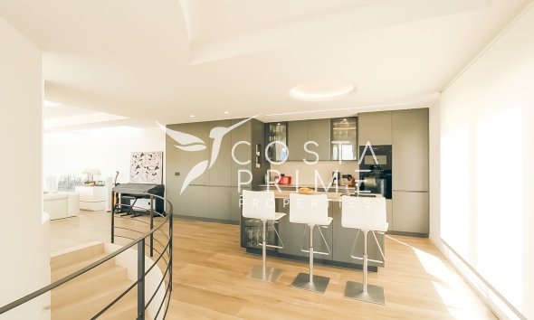 Újraértékesítés - Villa  - Altea