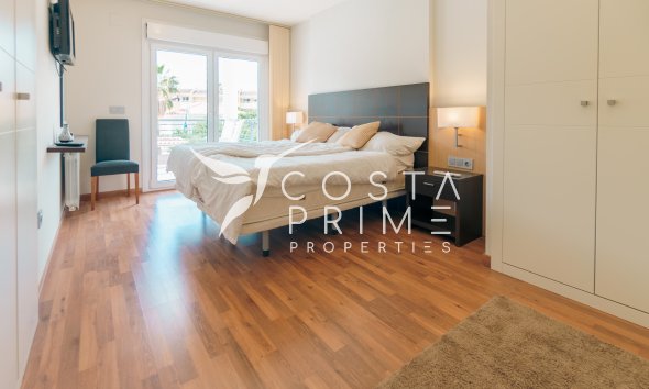 Resale - Villa  - Albir