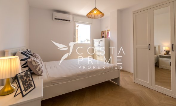 Újraértékesítés - Apartman / lakás - Alfas del Pí