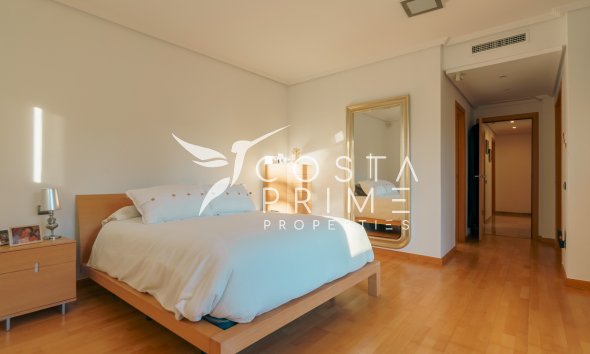 Újraértékesítés - Villa  - Benidorm