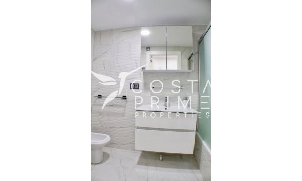 Resale - Apartment / Flat - Villajoyosa