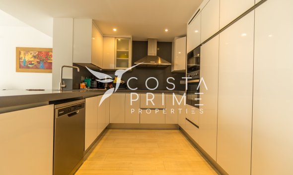 Újraértékesítés - Villa  - Finestrat