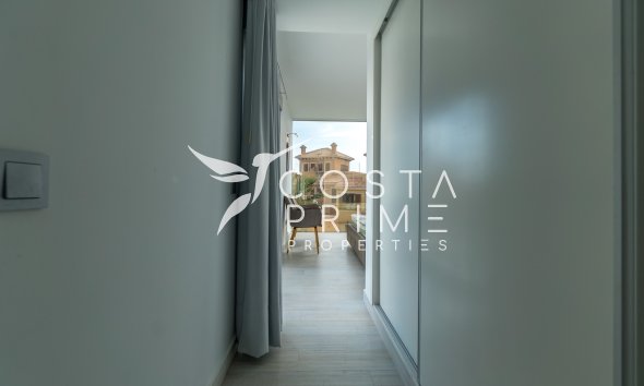 Újraértékesítés - Villa  - Finestrat