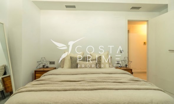 Újraértékesítés - Villa  - Finestrat