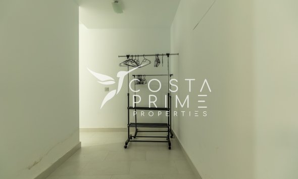 Újraértékesítés - Villa  - Finestrat