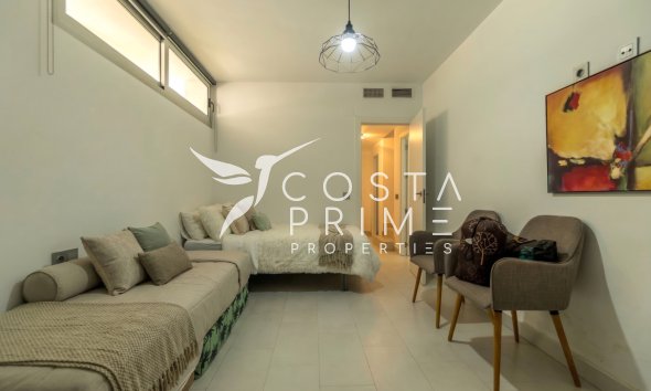 Újraértékesítés - Villa  - Finestrat