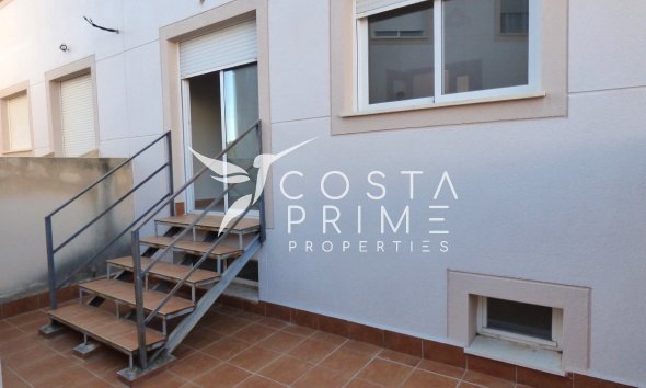 Újraértékesítés - Városháza / Semi - Polop