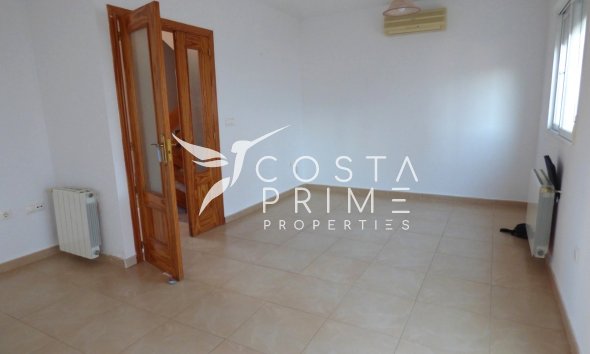 Újraértékesítés - Városháza / Semi - Polop