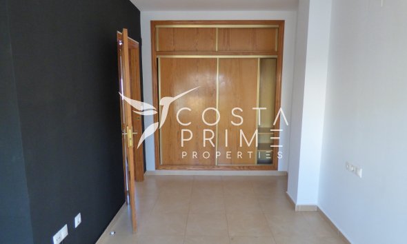 Újraértékesítés - Városháza / Semi - Polop