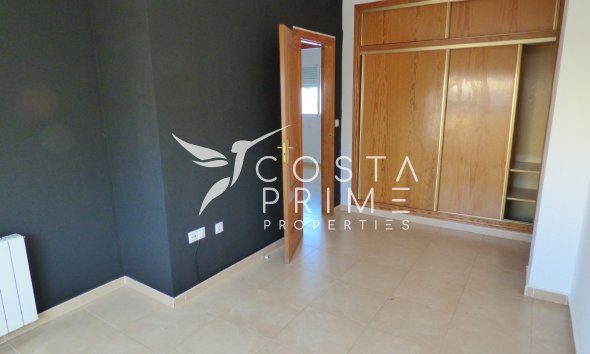 Újraértékesítés - Városháza / Semi - Polop