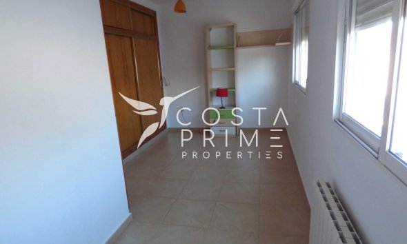 Újraértékesítés - Városháza / Semi - Polop