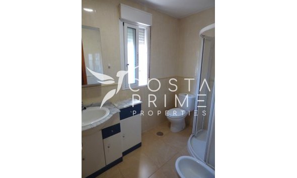 Újraértékesítés - Városháza / Semi - Polop