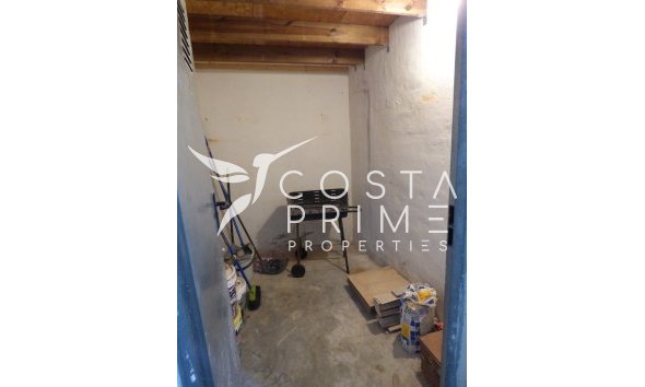 Újraértékesítés - Városháza / Semi - Polop