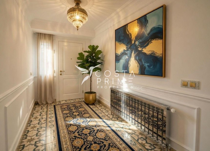 Resale - Villa  - Altea