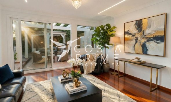 Resale - Villa  - Altea