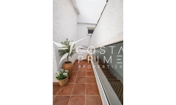 Resale - Villa  - Altea