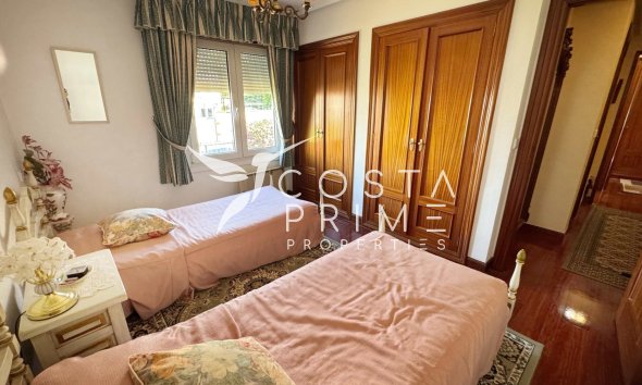 Resale - Villa  - Albir