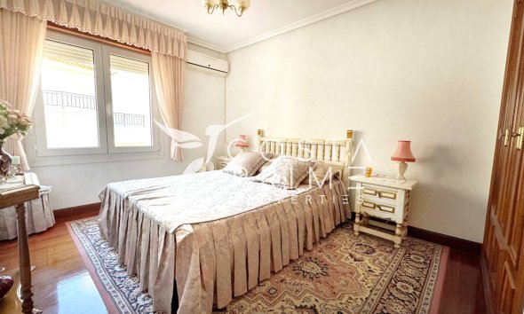 Resale - Villa  - Albir