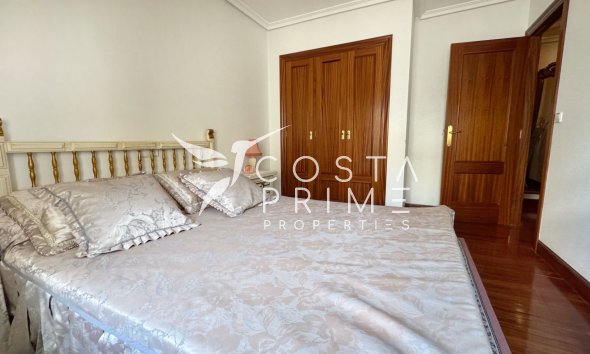 Resale - Villa  - Albir