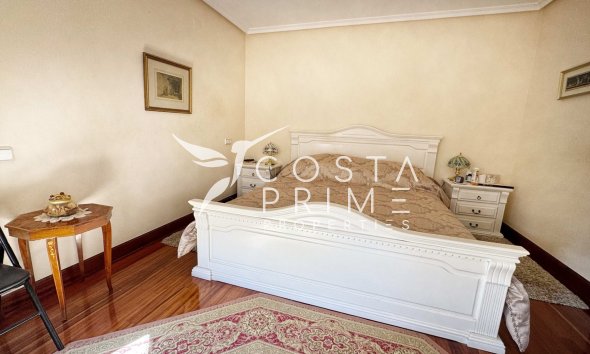 Resale - Villa  - Albir