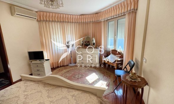 Resale - Villa  - Albir