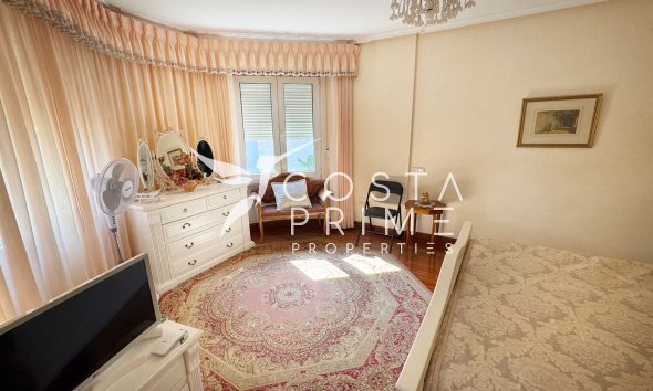 Resale - Villa  - Albir