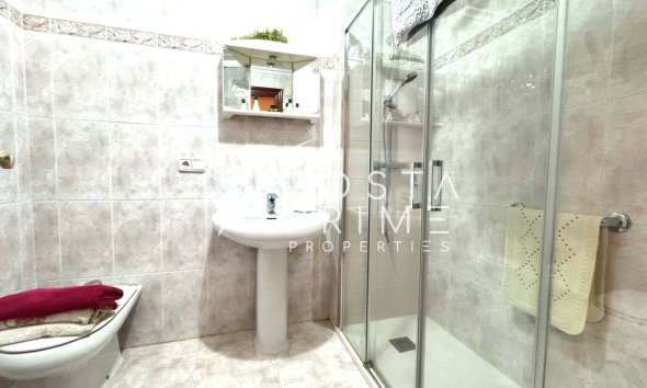 Resale - Villa  - Albir