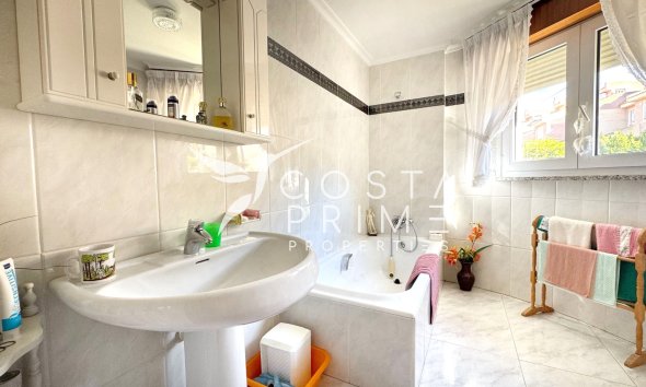 Resale - Villa  - Albir