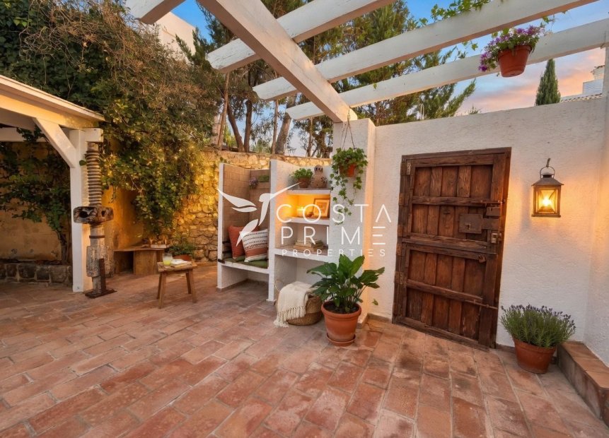 Resale - Villa  - Altea