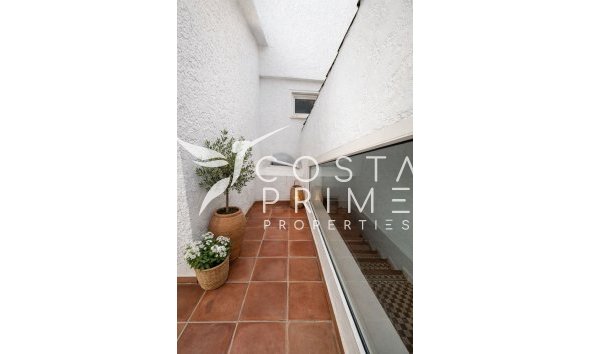 Resale - Villa  - Altea