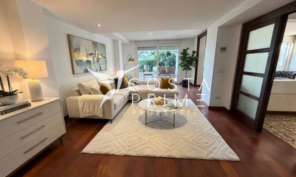 Resale - Villa  - Altea