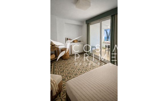 Resale - Villa  - Altea