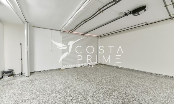 Resale - Villa  - Finestrat