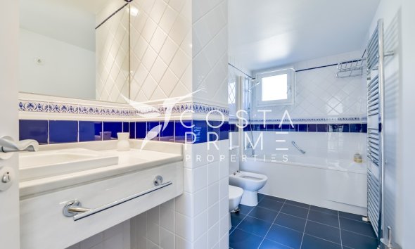 Resale - Villa  - Finestrat