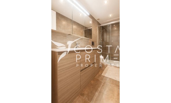 Újraértékesítés - Villa  - Albir