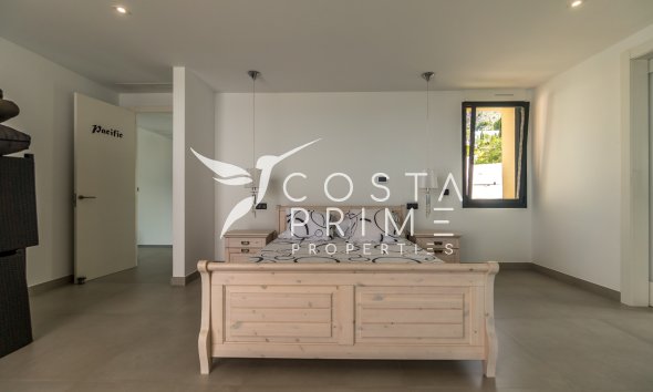 Resale - Villa  - Altea