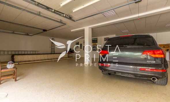 Resale - Villa  - Altea