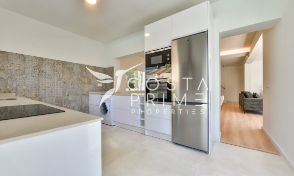 Resale - Villa  - Altea