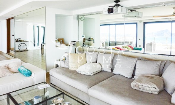 Újraértékesítés - Villa  - Altea