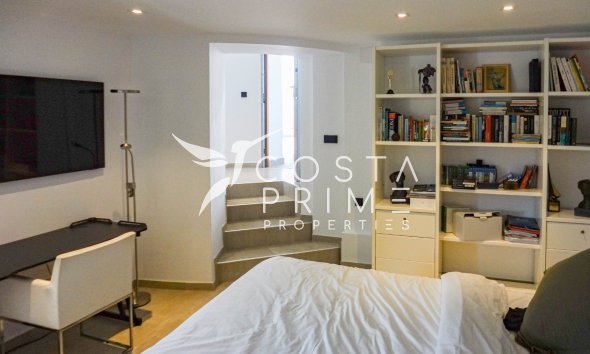 Újraértékesítés - Villa  - Altea