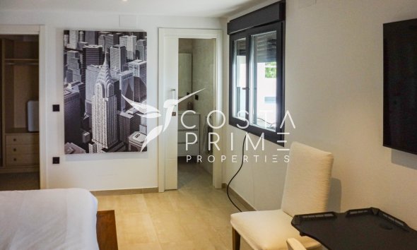 Újraértékesítés - Villa  - Altea