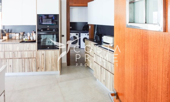 Újraértékesítés - Villa  - Altea