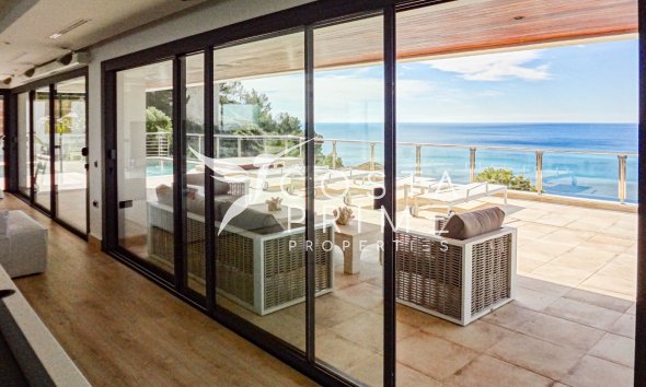 Újraértékesítés - Villa  - Altea