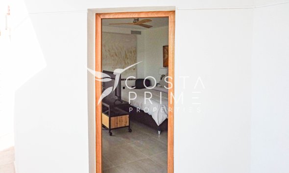 Újraértékesítés - Villa  - Altea