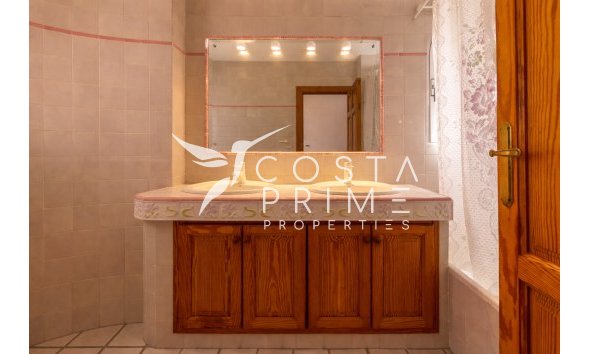 Újraértékesítés - Villa  - Albir