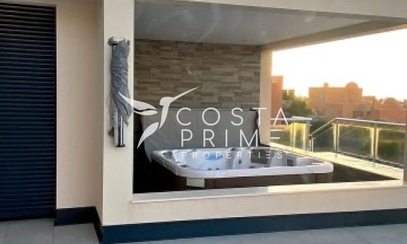 Újraértékesítés - Villa  - Altea