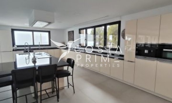 Újraértékesítés - Villa  - Altea