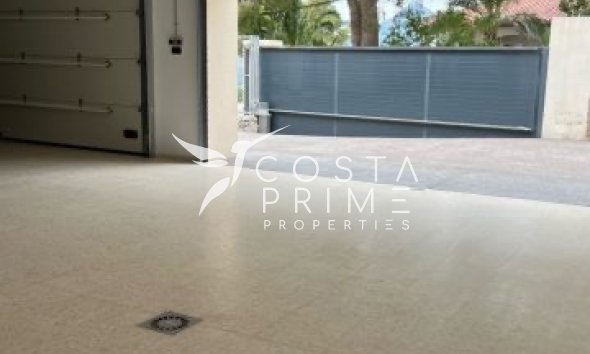 Újraértékesítés - Villa  - Altea