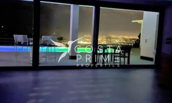 Újraértékesítés - Villa  - Altea